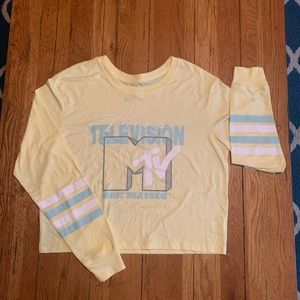 love tribe Women’s Graphic T Long Sleeve XL